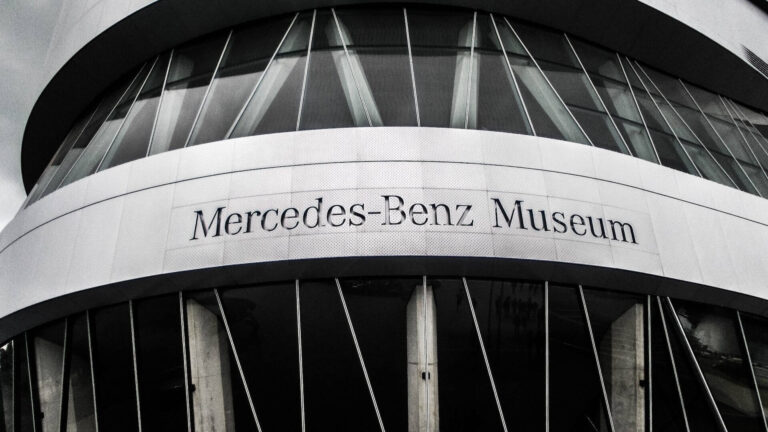 Ciekawostki o ciężarówkach Mercedesa. Czy wiesz, że…?